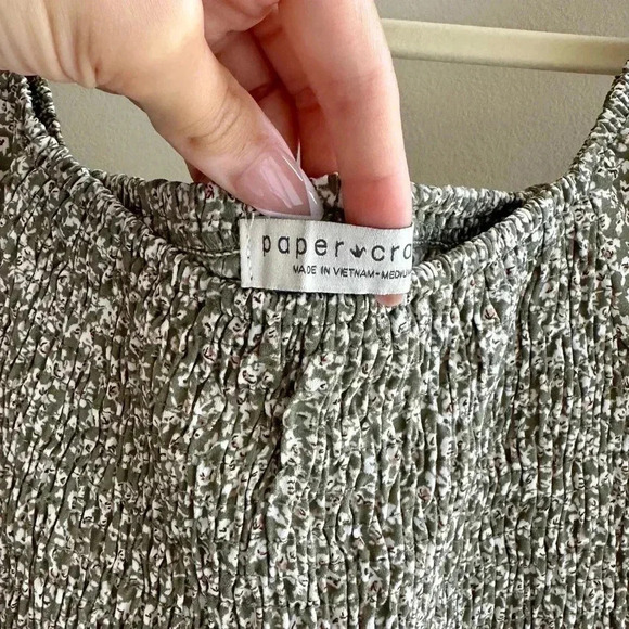 Paper Crane Smocked Floral Blouse, Puff Sleeve Green Fall Top, Size Medium - Picture 10 of 16